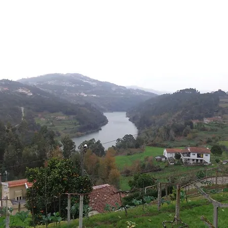 Bernardes House 카스텔루 지 파이바