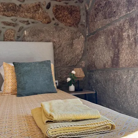 Bernardes House * 카스텔루 지 파이바